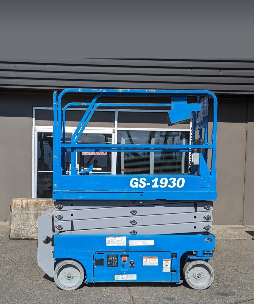 Maple Equipment Rentals photo 2